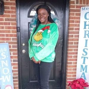 Meet your Posher, Latara